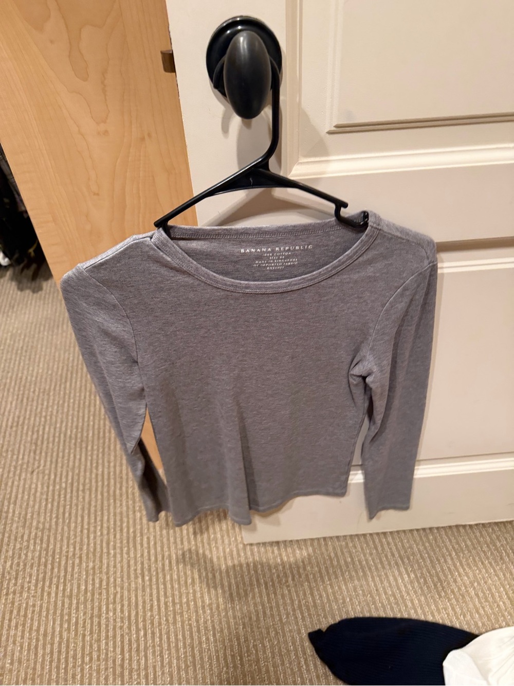 Banana Republic Gray Long-Sleeve Crewneck Top
